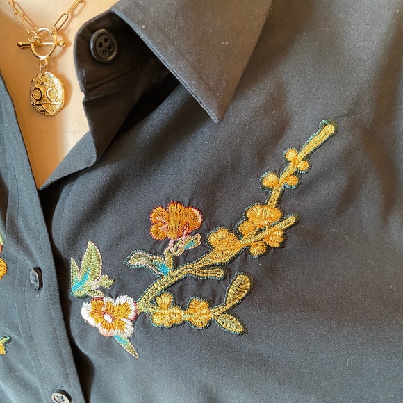 Chico's Black‎ Embroidered Tunic - Size 3 - Picture 3 of 11